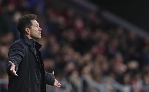 El ‘Cholo’ Simeone durante el partido ante el Alavés/