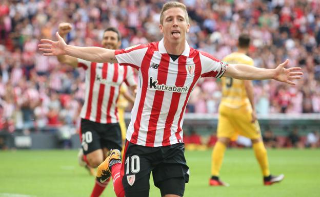 Muniain celebra su gol.