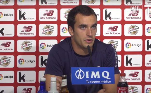 Iñigo Lekue, durante la rueda de prensa en Lezama.
