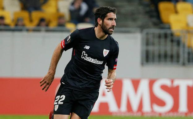 Raúl García: «Lo más fácil es echar al entrenador, pero el míster está con fuerza»
