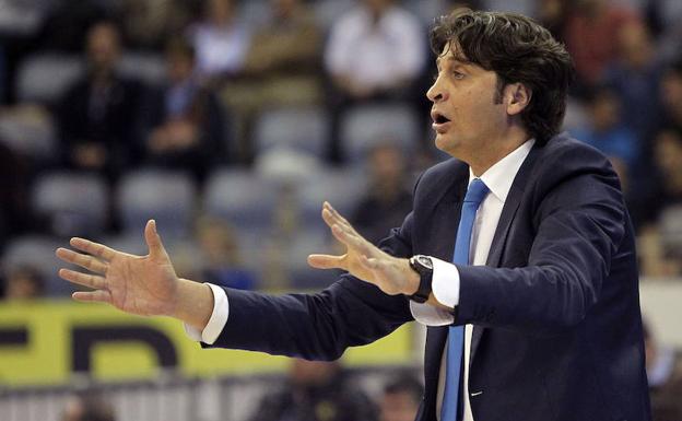 Nicola, al frente del Ucam Murcia, en 2014.