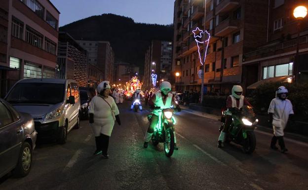El colectivo motero ermuarra participó este año en la Cabalgata de Reyes.