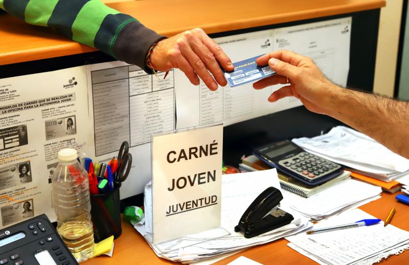 El carné es personal e intransferible.