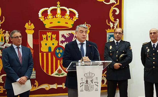 El delegado del Gobierno, Javier de Andrés, durante la presentación de la operación.
