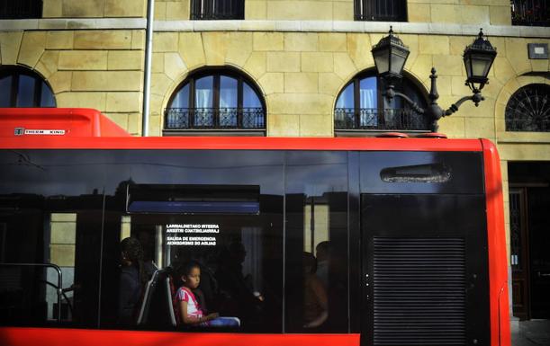 Informazioarekin zerikusirik ez duen Bilbobusen unitate bat./I. Pérez