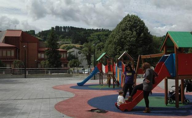 El parque de José Antonio Agirre entra dentro de las zonas de recreo a mejorar en 2018. / M. DÍAZ