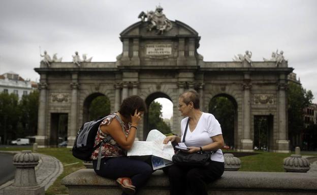 El gasto de los turistas bate récords en toda España, aunque en Cataluña baja