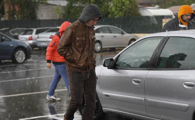Esta tarde empezará a llover y mañana la lluvia será constante./Manu Cecilio