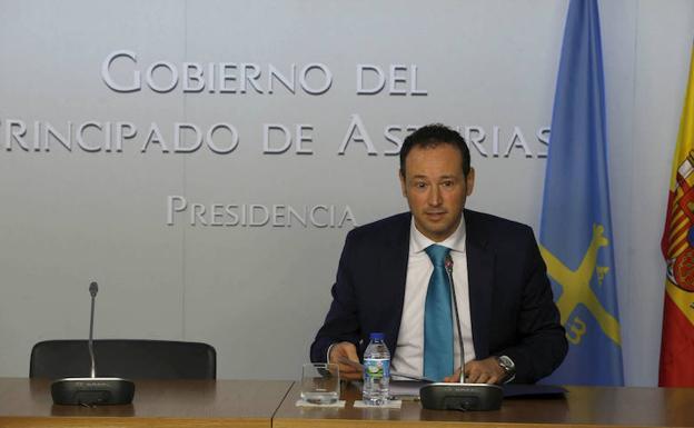 Guillermo Martínez durante la rueda de prensa de este miércoles tras la reunión del Consejo de Gobierno./A. ÁLVAREZ