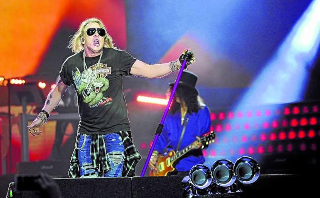 Guns N’ Roses, la última gran banda que pasó por San Mamés, se ganó a la afición en mayo del año pasado. /Ignacio Pérez