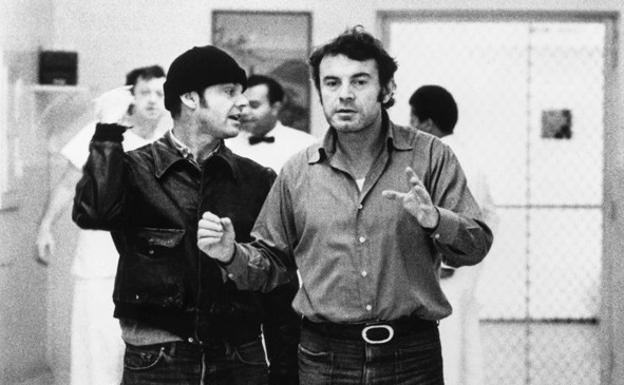 Milos Forman, con Jack Nicholson durante el rodaje de 'Alguien voló sobre el nido del cuco'./EL CORREO