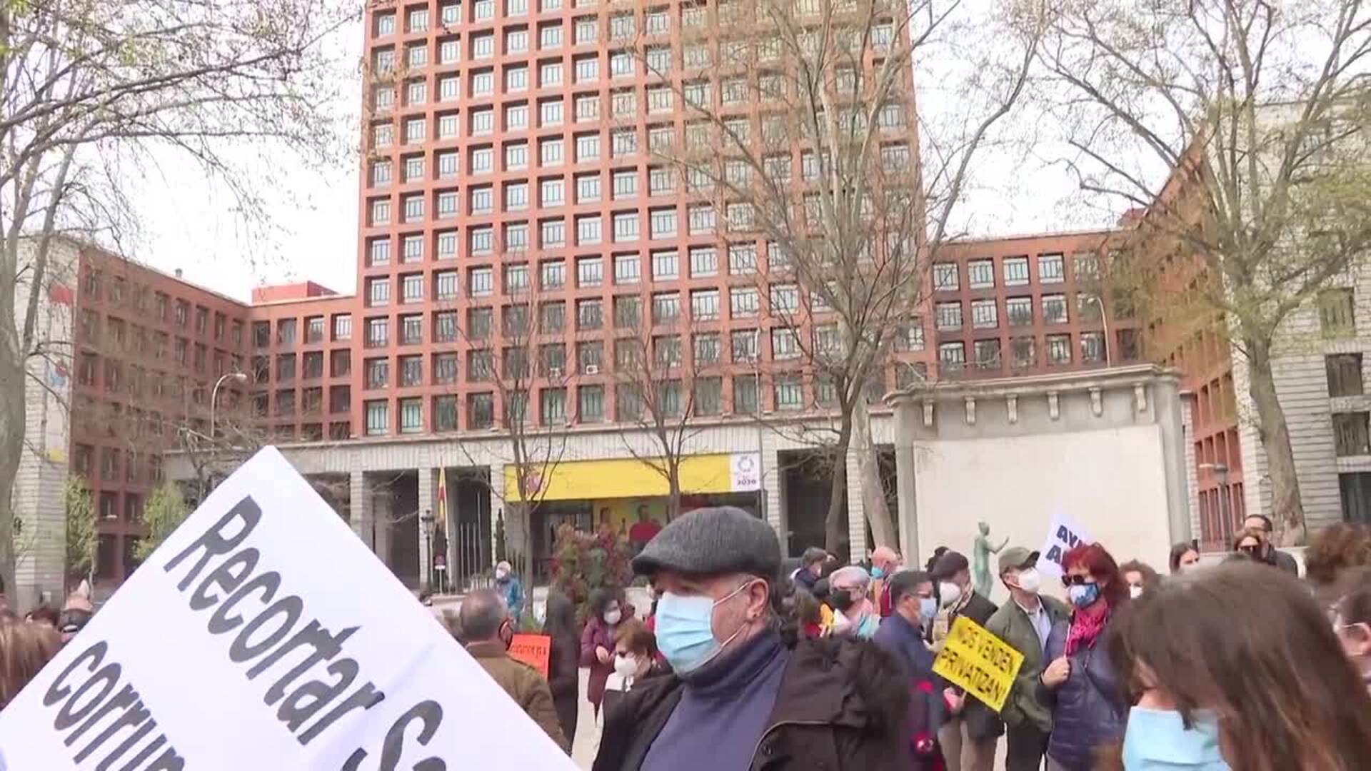 Cientos de personas alzan la voz a favor de la Atención Primaria El