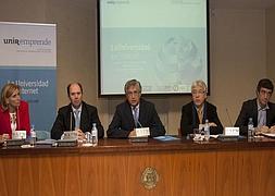 Esperanza Calderón, Aurelio López-Barajas, Nemesio Rodríguez, Obdulio Martín y Fernando Belzunce durante la presentación. Miguel Ángel Benedicto (APM)/
