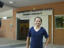 Iván Fagoaga ha llegado esta mañana a Vitoria / Jesús Andrade/