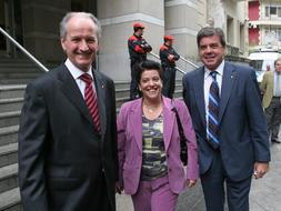 Atutxa, Bilbao y Knörr, en la puerta del Tribunal Superior de Justicia del País Vasco. / Archivo/