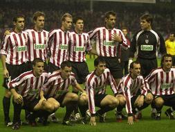 El Athletic llegó a un acuerdo en 2004 con el Gobierno vasco para lucir el lema ‘Euskadi’ en la Copa de la UEFA. / Archivo/