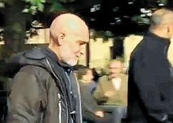 Bolinaga, de paseo por Arasate el pasado octubre. //