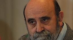 Pablo gorostiaga ha podido reunirse con su familia para despedir a su mujer./ B. Castillo/
