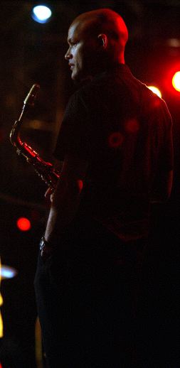 MIGUEL ZENÓN, saxo alto del grupo de San Francisco. / J. MINGUEZA/