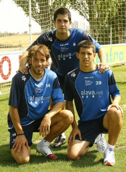 PIÑA. Calderón, Nacho Garro y Morgado, juntos tras una sesión de trabajo en Ibaia. / JESÚS ANDRADE/