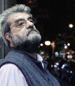 TRABAS. José Luis Costa, en una imagen captada en el centro de capital riojana. / RAFAEL LAFUENTE/