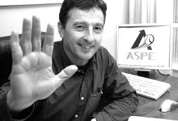 EXPERIENCIA. Errandonea ha iniciado una nueva etapa como directivo en Aspe. / FÉLIX MORQUECHO/