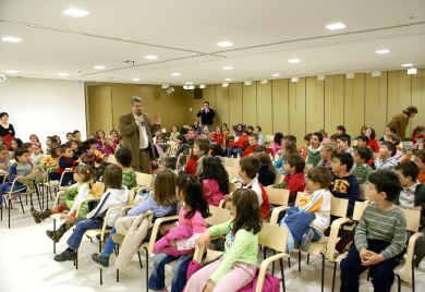 SANTO DOMINGO. El Centro Cultural de Caja Rioja acogió una de las charlas de ayer. / F. D./