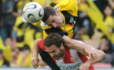 ENTREGADOS. El Barakaldo salió fuerte a por la victoria y estuvo a un paso de derrotar al Girona. / FOTOS: BORJA AGUDO/