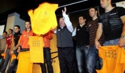 Sánchez, Zubeldia y Astarloza, junto a Madariaga. / MIREYA LÓPEZ/