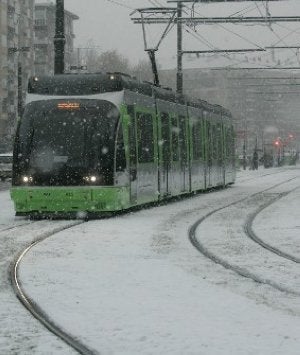 El tranvía de Vitoria registró 4,9 millones de viajeros. ::
BLANCA CASTILLO/