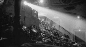 Bilbao no tardó en impregnarse del sentimiento evocador que rodea el mundo del cine. :: DIANE ARBUS/