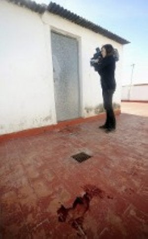 Restos de sangre en la azotea./