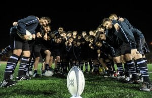 De lujo. Los jugadores se lo pasaron en grande en la primera toma de contacto con el rugby en El Fango. :: BORJA AGUDO/