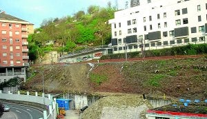 Obras actualmente en ejecución en la zona eibarresa de Barrena para construir la doble vía. ::
E. C./