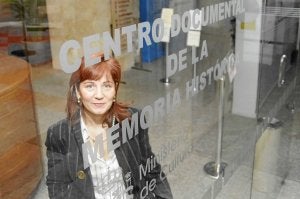 María José Turrión entró en el antiguo Archivo de la Guerra Civil como técnica en microfilmes. :: M. BARROSO/