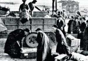 Jesuitas en el paso fronterizo de Irún. ::
E. C./