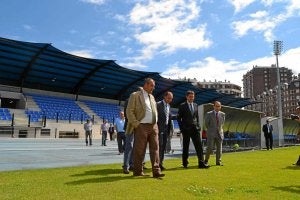 El cesped se inaugurará hoy con un partido del Racing. :: E. C./