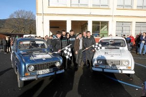 Los alumnos han recuperado con piezas originales dos Renault 4L. ::
PEDRO URRESTI/
