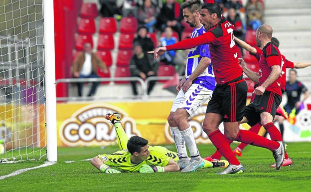 Aridane marcó el cuarto gol al bloque vallisoletano (4-1) el día 27 de marzo de 2016 en el partido disputado en Anduva, donde nunca ha ganado el rival en sus cuatro visitas. /avelino gómez
