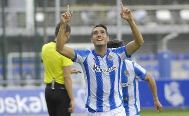 El futbolista de Zaragoza formado en la cantera de la entidad donostiarra celebra un gol con el Sanse. 