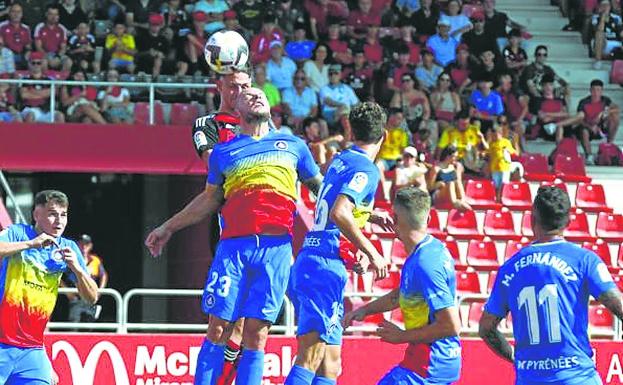 El Andorra es uno de los rivales que aprovechó los últimos minutos al empatar en el 98. /Avelino Gómez