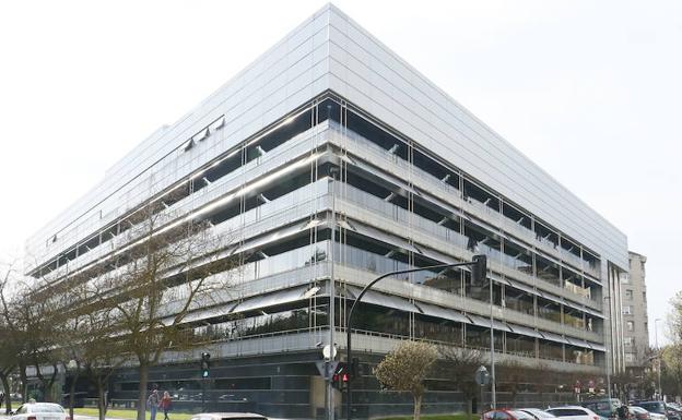 Imagen exterior del Palacio de Justicia de Vitoria./Igor Aizpuru