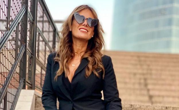 El día en que una blazer masculina conquistó el armario de la mujer  bilbaína | El Correo