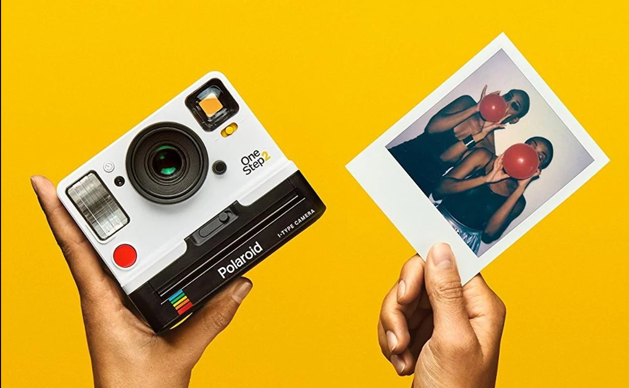 Vuelven las 'Polaroid': el porqué de la fiebre por cámaras instantáneas El
