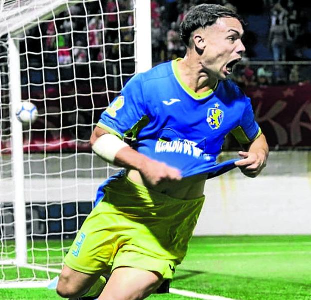 Pablo Gállego celebrates a goal with Managua, his club, which leads the ranking in Nicaragua.