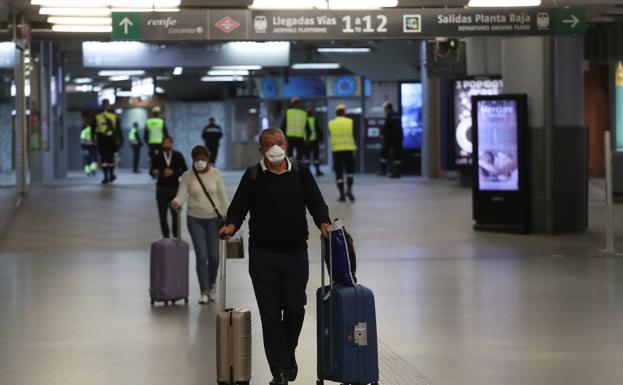 El nombre y el móvil serán obligatorios para poder comprar billetes de tren  | El Correo
