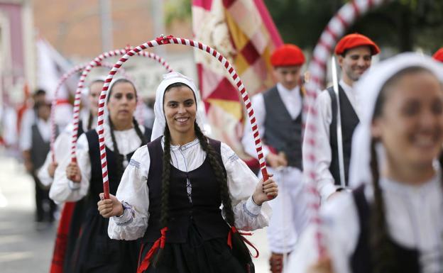 Dantzari guztien hitzordu esanguratsuena izaten darama jaiak 1967. urtetik. /Mireya López