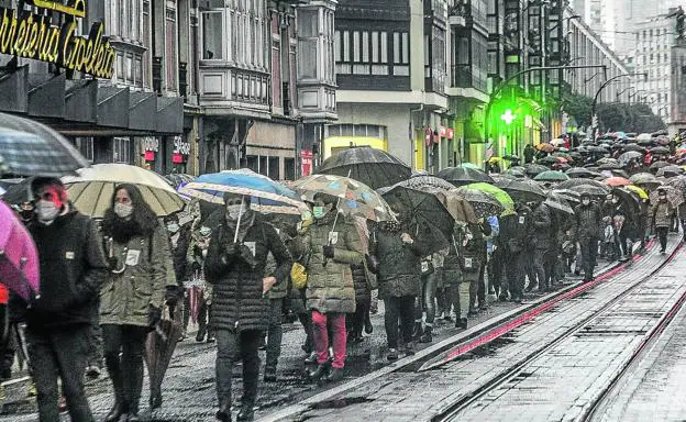 La tradicional manifestación de cada enero en Bilbao dio paso este sábado, por razones sanitarias, a marchas de menor tamaño en 220 municipios de Euskadi y Navarra./BORJA AGUDO