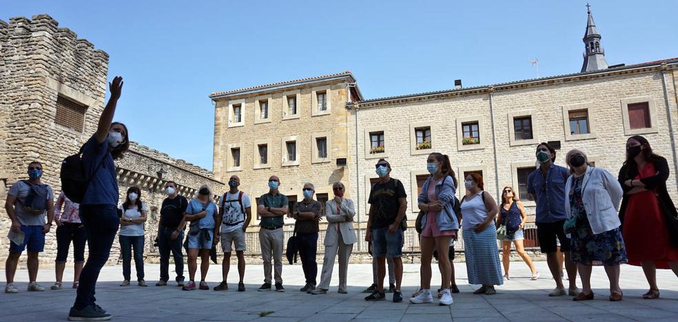 El turismo nacional apura agosto en Vitoria - Vimarsana News