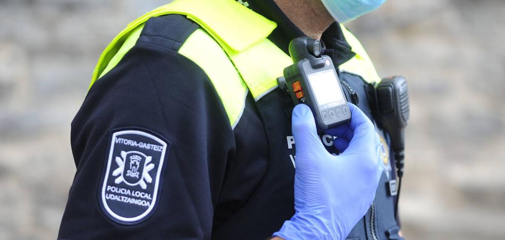 Detenido un ciclista por golpear y empujar a un agente de la Policía Local de Vitoria - Vimarsana News